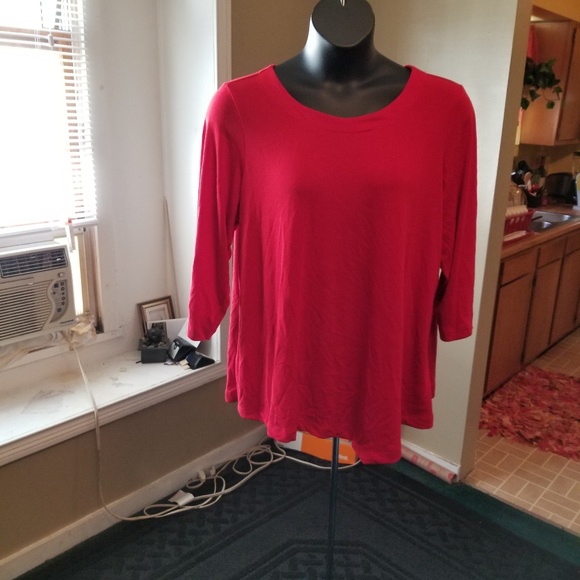 Red top - Picture 2 of 3